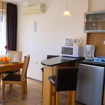 резидънс - Byala Complex Daire